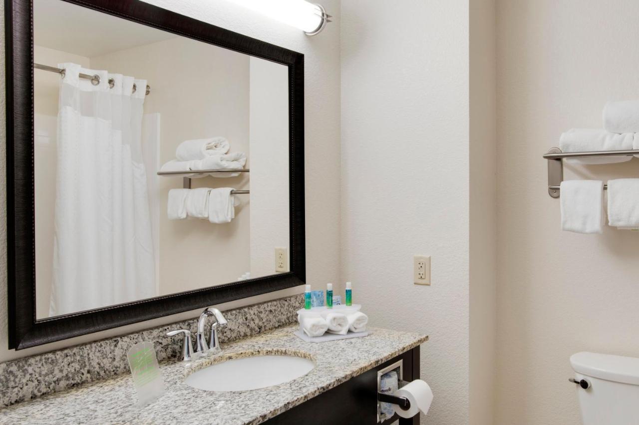 Holiday Inn Express & Suites Nevada By Ihg חדר תמונה