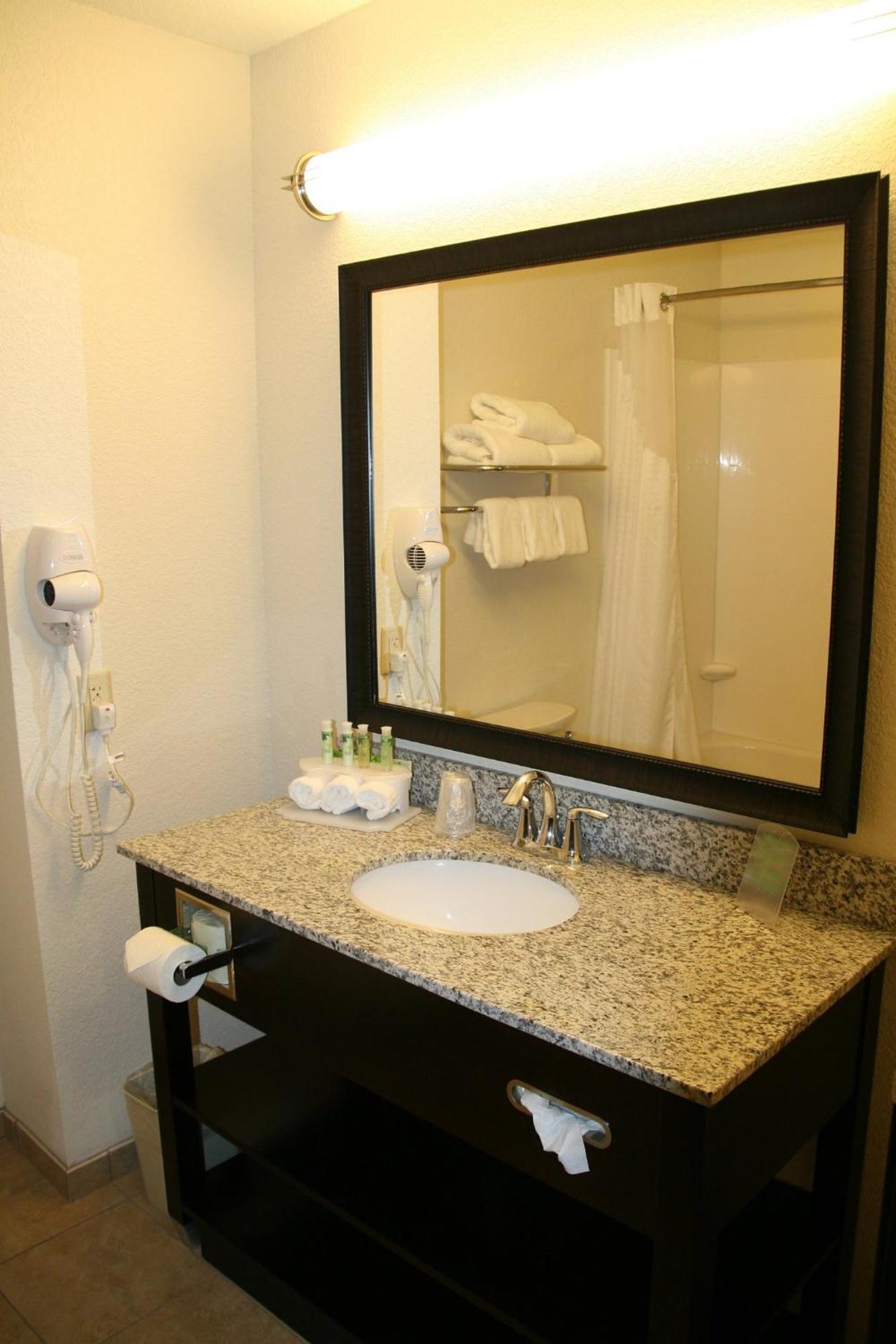 Holiday Inn Express & Suites Nevada By Ihg מראה חיצוני תמונה