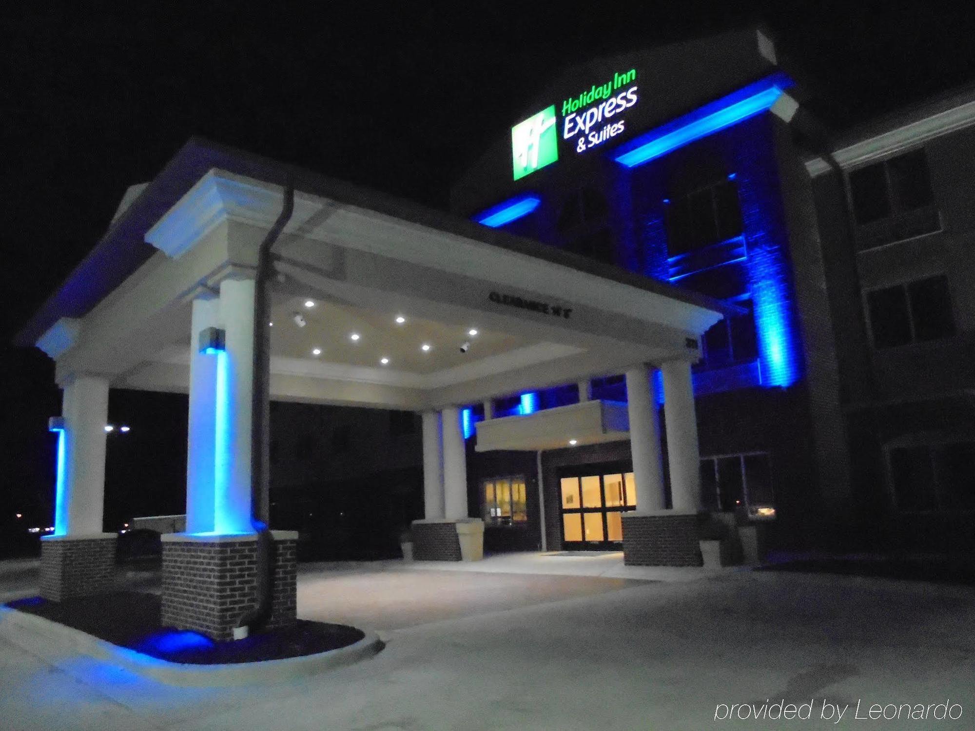 Holiday Inn Express & Suites Nevada By Ihg מראה חיצוני תמונה