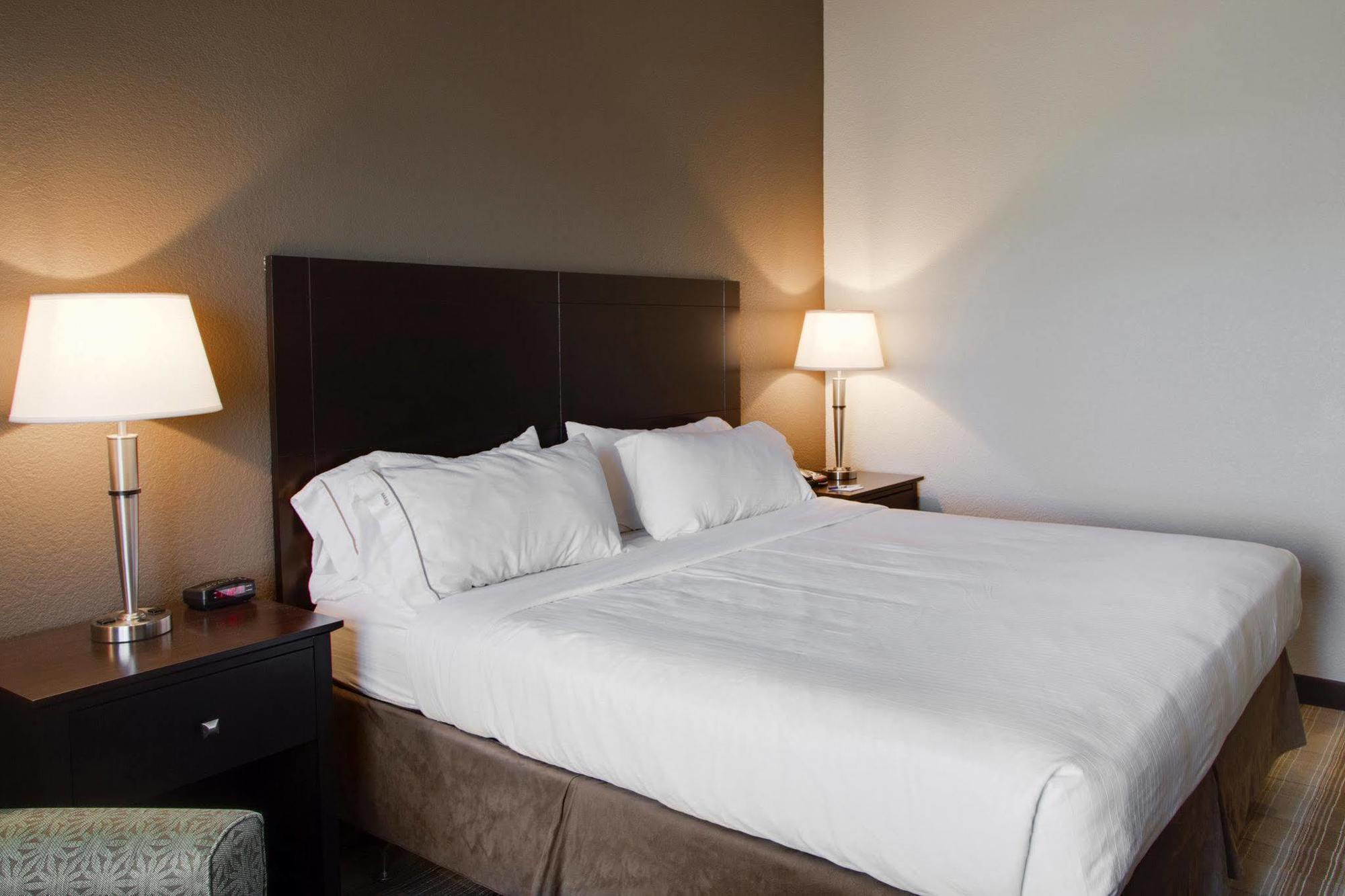 Holiday Inn Express & Suites Nevada By Ihg מראה חיצוני תמונה